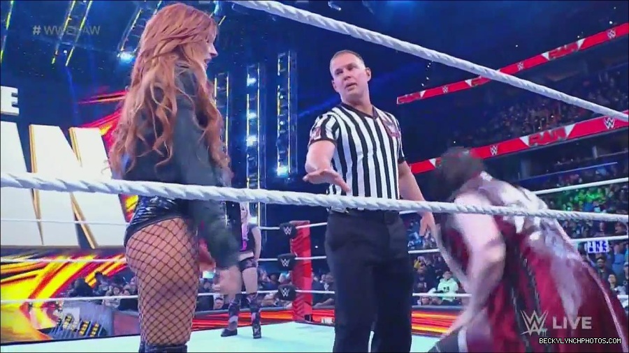 WWE_Monday_Night_Raw_2022_12_05_720p_HDTV_x264-NWCHD_mp4_006732316.jpg