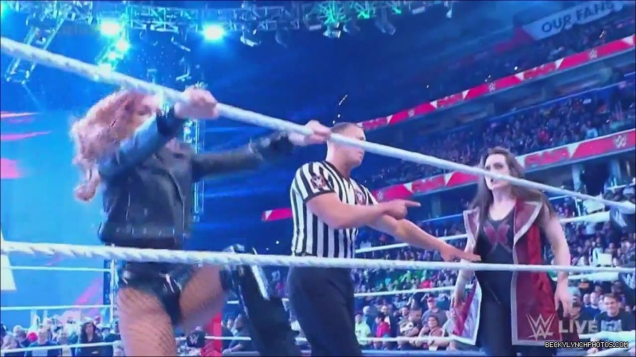 WWE_Monday_Night_Raw_2022_12_05_720p_HDTV_x264-NWCHD_mp4_006734318.jpg