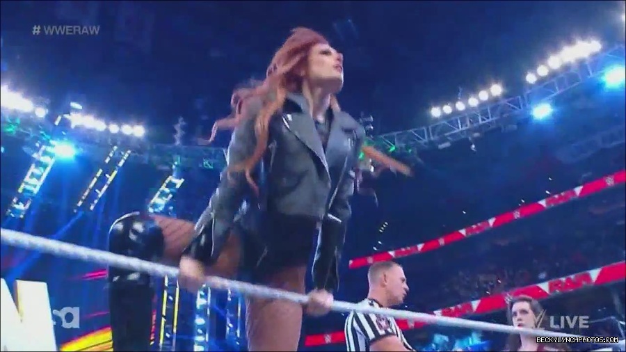 WWE_Monday_Night_Raw_2022_12_05_720p_HDTV_x264-NWCHD_mp4_006735119.jpg