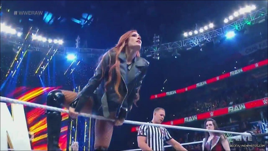 WWE_Monday_Night_Raw_2022_12_05_720p_HDTV_x264-NWCHD_mp4_006735920.jpg