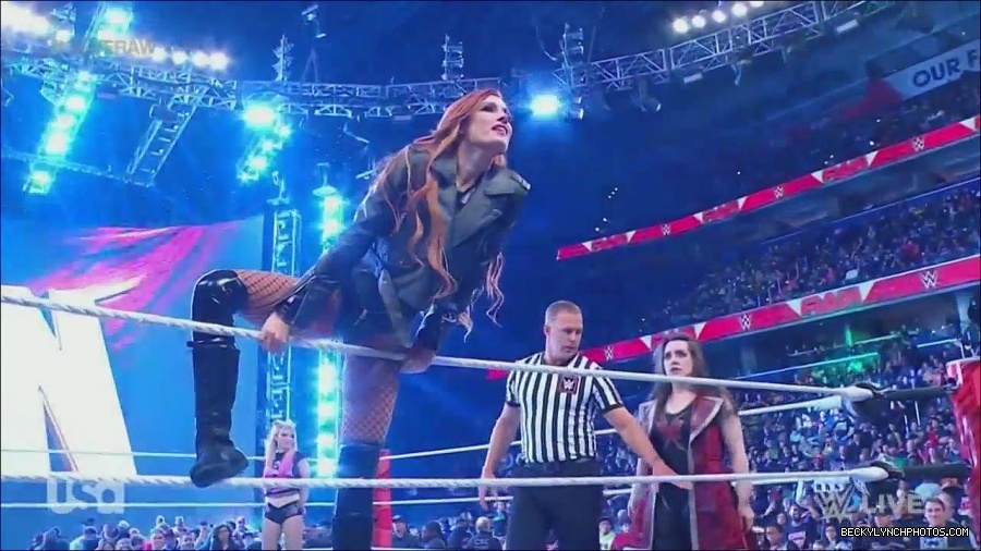 WWE_Monday_Night_Raw_2022_12_05_720p_HDTV_x264-NWCHD_mp4_006737522.jpg