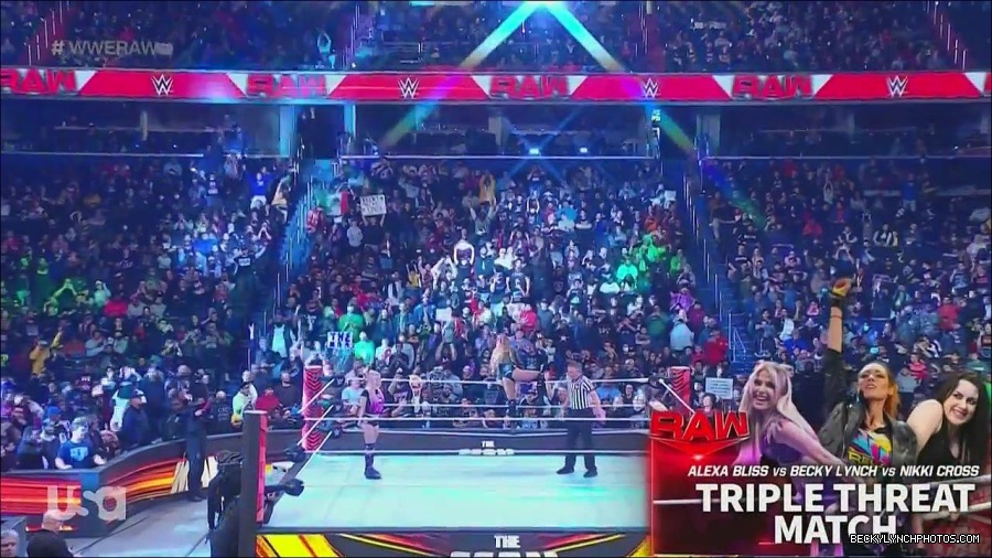 WWE_Monday_Night_Raw_2022_12_05_720p_HDTV_x264-NWCHD_mp4_006748332.jpg