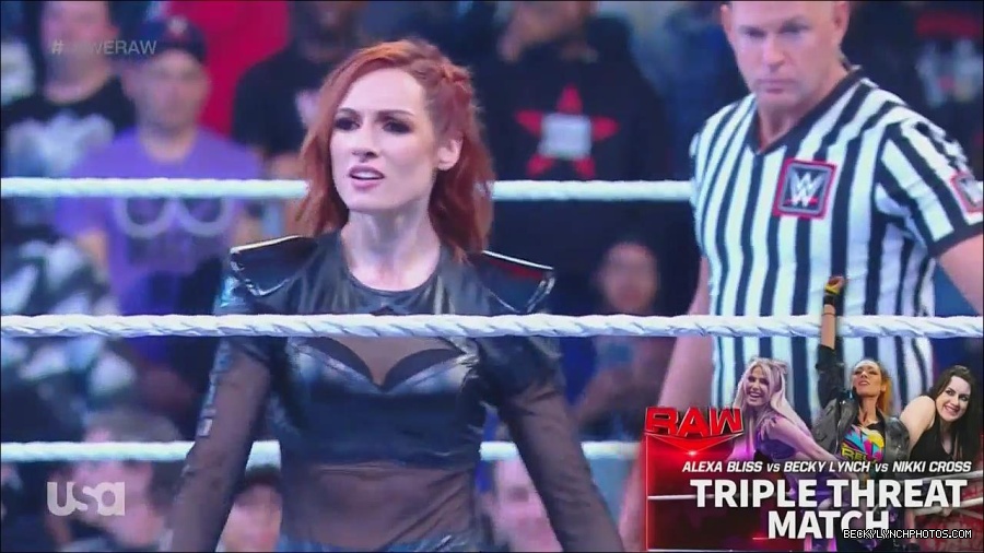 WWE_Monday_Night_Raw_2022_12_05_720p_HDTV_x264-NWCHD_mp4_006754739.jpg