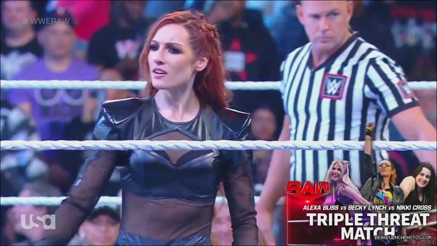 WWE_Monday_Night_Raw_2022_12_05_720p_HDTV_x264-NWCHD_mp4_006755540.jpg