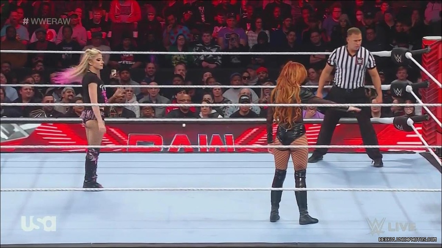 WWE_Monday_Night_Raw_2022_12_05_720p_HDTV_x264-NWCHD_mp4_006782366.jpg
