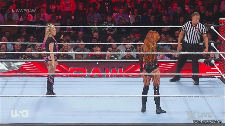 WWE_Monday_Night_Raw_2022_12_05_720p_HDTV_x264-NWCHD_mp4_006782767.jpg