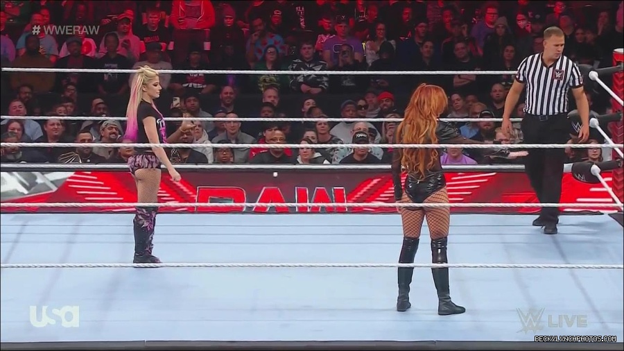 WWE_Monday_Night_Raw_2022_12_05_720p_HDTV_x264-NWCHD_mp4_006783167.jpg