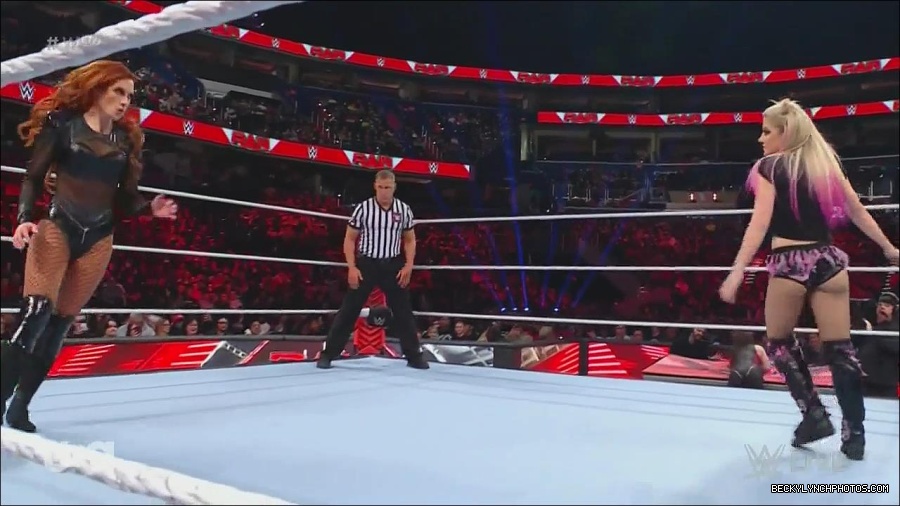 WWE_Monday_Night_Raw_2022_12_05_720p_HDTV_x264-NWCHD_mp4_006789574.jpg