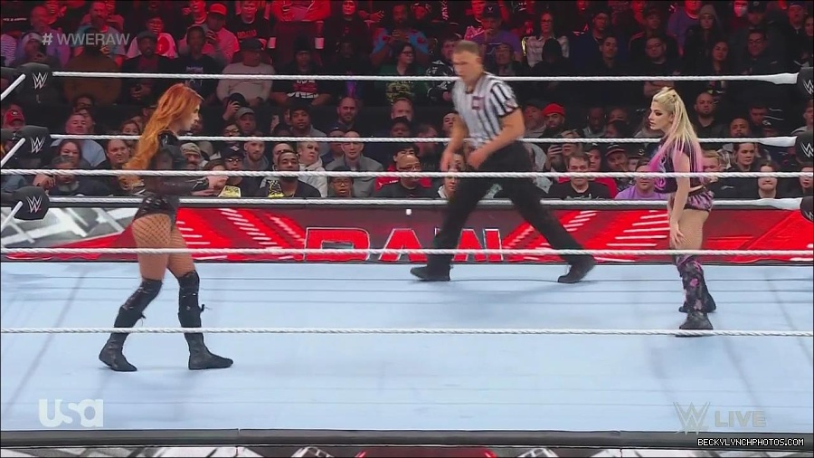 WWE_Monday_Night_Raw_2022_12_05_720p_HDTV_x264-NWCHD_mp4_006791175.jpg