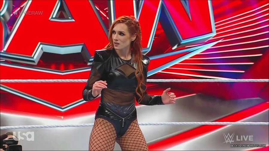 WWE_Monday_Night_Raw_2022_12_05_720p_HDTV_x264-NWCHD_mp4_006792777.jpg