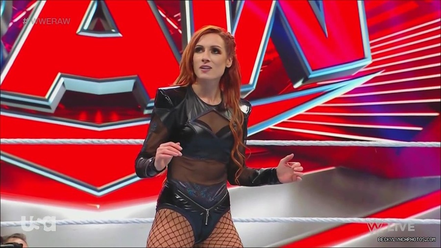 WWE_Monday_Night_Raw_2022_12_05_720p_HDTV_x264-NWCHD_mp4_006793578.jpg