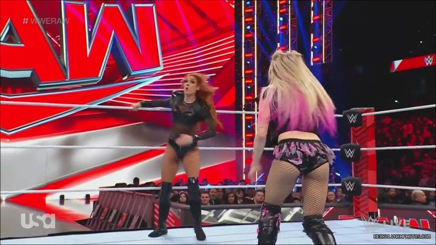 WWE_Monday_Night_Raw_2022_12_05_720p_HDTV_x264-NWCHD_mp4_006804789.jpg