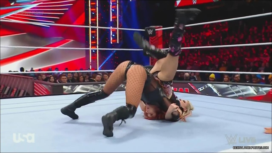 WWE_Monday_Night_Raw_2022_12_05_720p_HDTV_x264-NWCHD_mp4_006826811.jpg