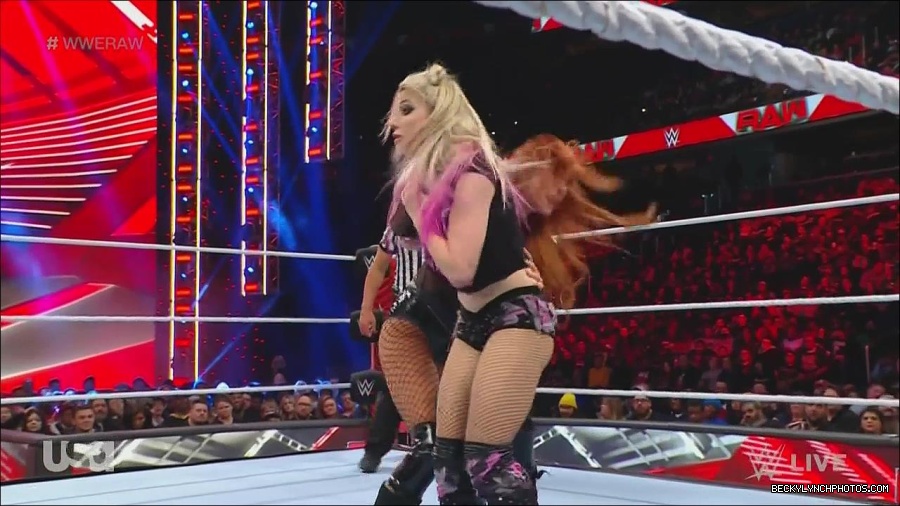 WWE_Monday_Night_Raw_2022_12_05_720p_HDTV_x264-NWCHD_mp4_006851636.jpg