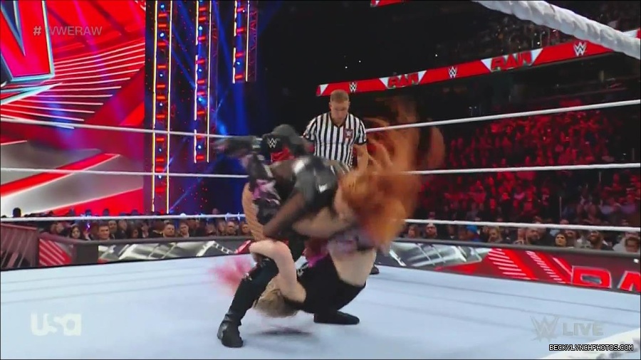 WWE_Monday_Night_Raw_2022_12_05_720p_HDTV_x264-NWCHD_mp4_006853638.jpg