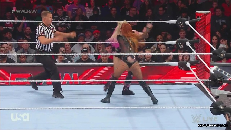 WWE_Monday_Night_Raw_2022_12_05_720p_HDTV_x264-NWCHD_mp4_006858843.jpg