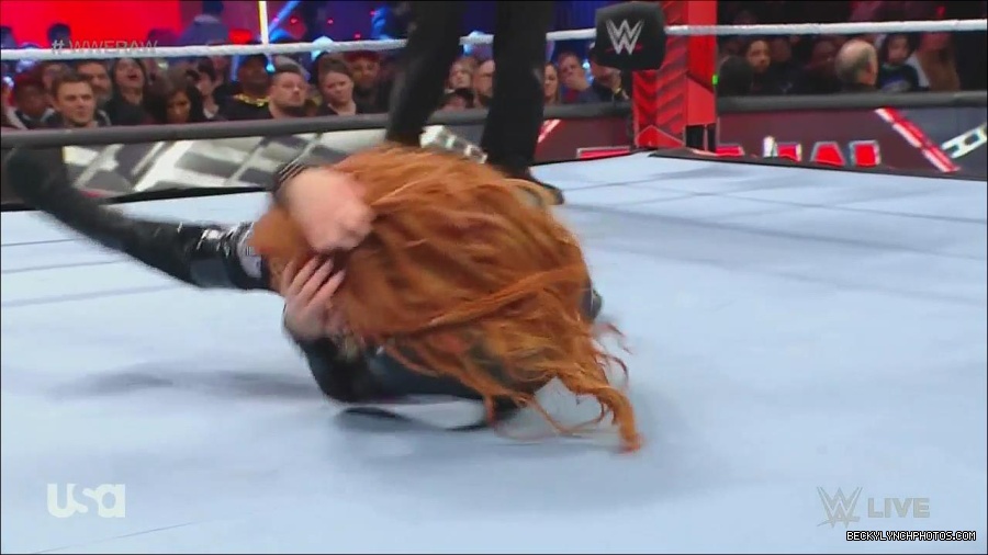 WWE_Monday_Night_Raw_2022_12_05_720p_HDTV_x264-NWCHD_mp4_006864448.jpg