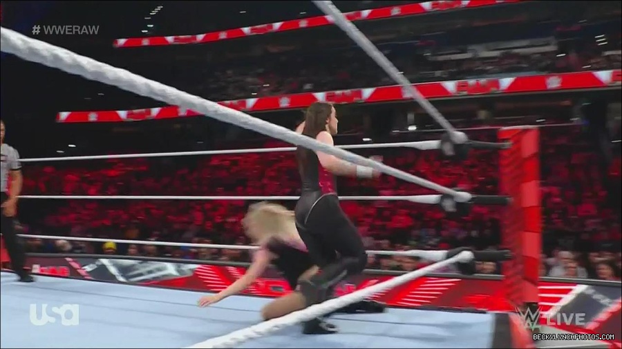 WWE_Monday_Night_Raw_2022_12_05_720p_HDTV_x264-NWCHD_mp4_006895279.jpg