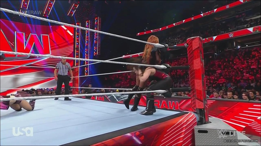 WWE_Monday_Night_Raw_2022_12_05_720p_HDTV_x264-NWCHD_mp4_006900084.jpg