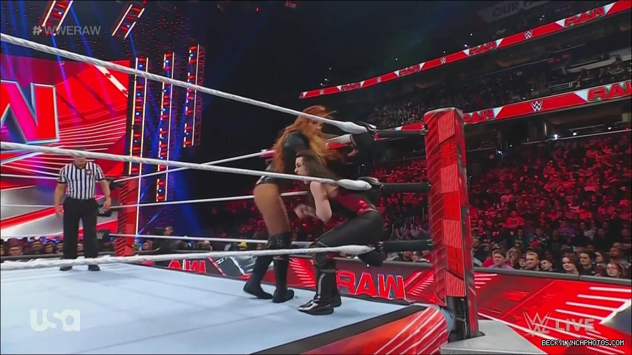 WWE_Monday_Night_Raw_2022_12_05_720p_HDTV_x264-NWCHD_mp4_006900885.jpg