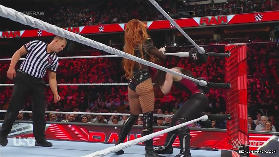 WWE_Monday_Night_Raw_2022_12_05_720p_HDTV_x264-NWCHD_mp4_006907792.jpg