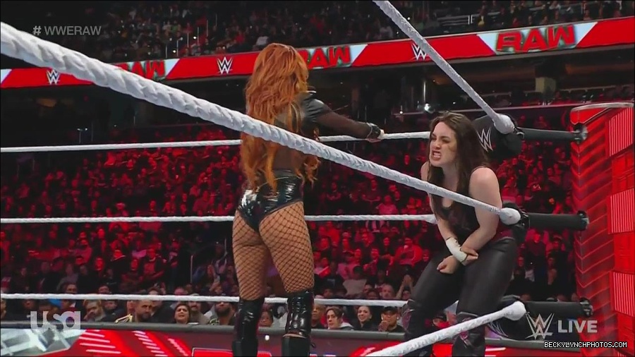 WWE_Monday_Night_Raw_2022_12_05_720p_HDTV_x264-NWCHD_mp4_006911395.jpg