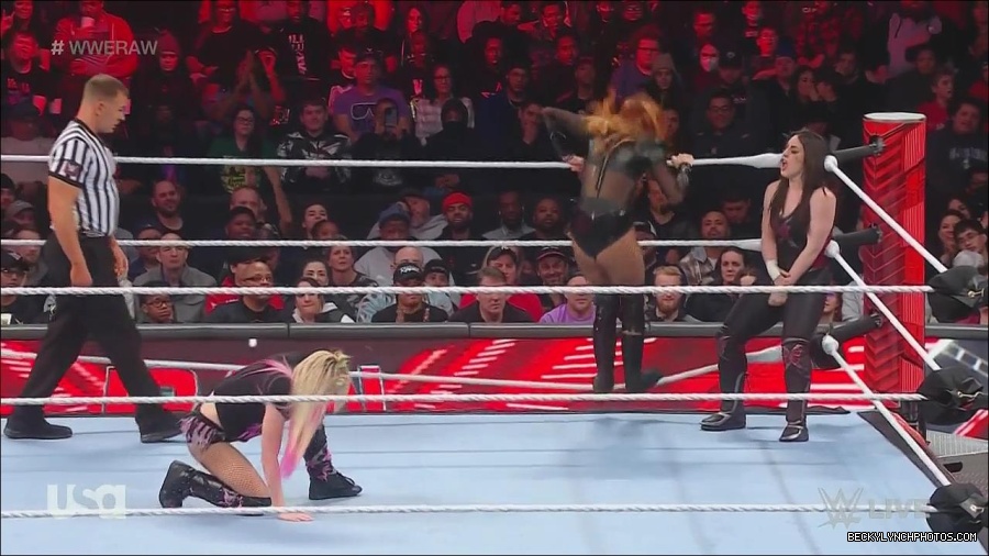 WWE_Monday_Night_Raw_2022_12_05_720p_HDTV_x264-NWCHD_mp4_006912596.jpg