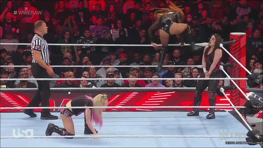 WWE_Monday_Night_Raw_2022_12_05_720p_HDTV_x264-NWCHD_mp4_006912997.jpg