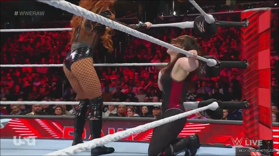 WWE_Monday_Night_Raw_2022_12_05_720p_HDTV_x264-NWCHD_mp4_006914198.jpg