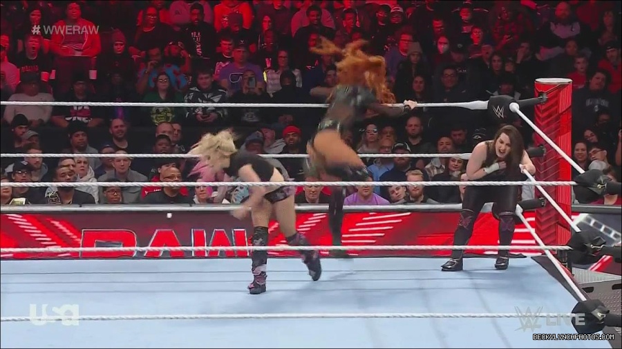WWE_Monday_Night_Raw_2022_12_05_720p_HDTV_x264-NWCHD_mp4_006916200.jpg
