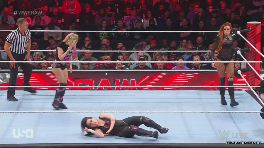 WWE_Monday_Night_Raw_2022_12_05_720p_HDTV_x264-NWCHD_mp4_006926610.jpg