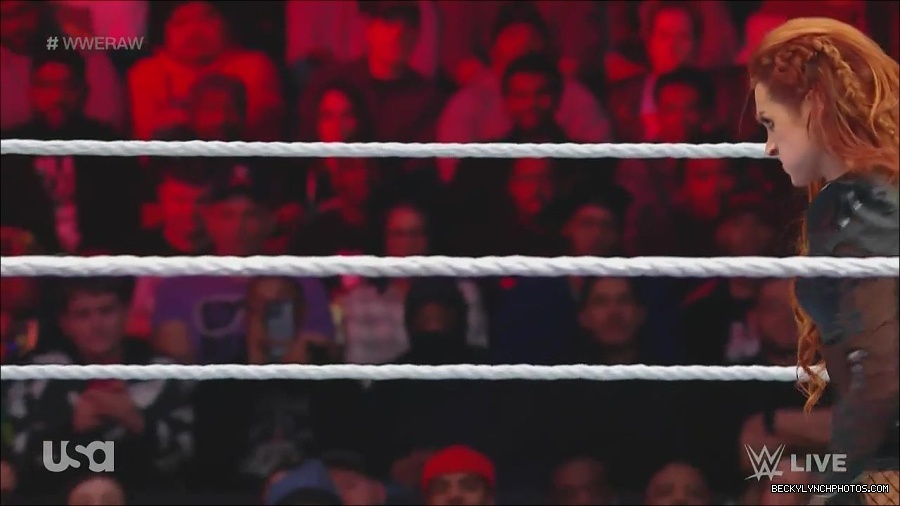 WWE_Monday_Night_Raw_2022_12_05_720p_HDTV_x264-NWCHD_mp4_006929413.jpg