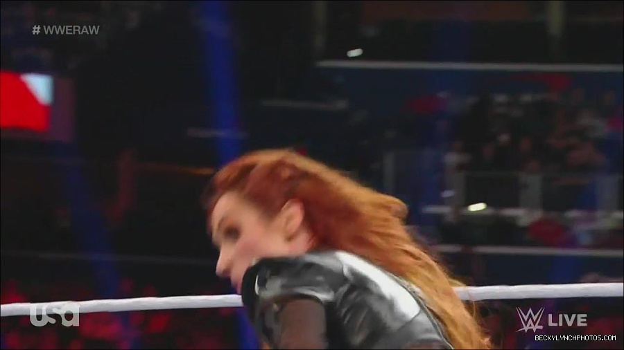 WWE_Monday_Night_Raw_2022_12_05_720p_HDTV_x264-NWCHD_mp4_006929814.jpg