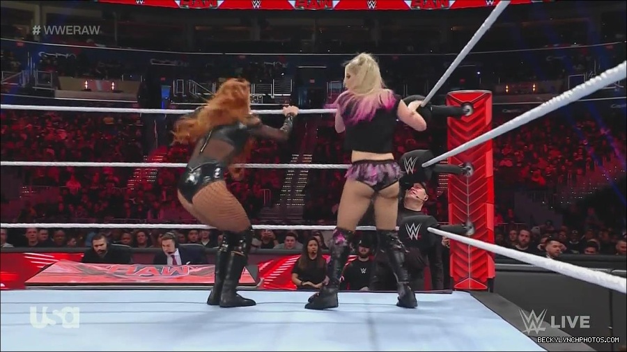 WWE_Monday_Night_Raw_2022_12_05_720p_HDTV_x264-NWCHD_mp4_006944228.jpg