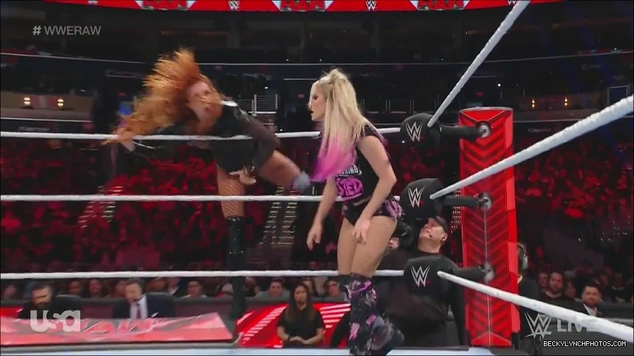 WWE_Monday_Night_Raw_2022_12_05_720p_HDTV_x264-NWCHD_mp4_006947431.jpg