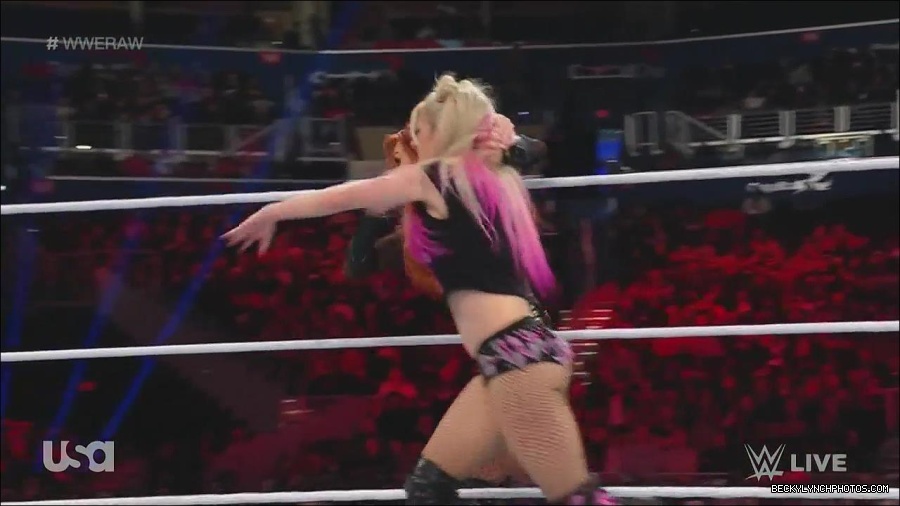 WWE_Monday_Night_Raw_2022_12_05_720p_HDTV_x264-NWCHD_mp4_006952636.jpg