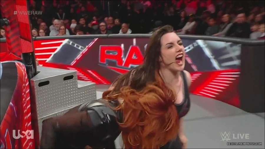 WWE_Monday_Night_Raw_2022_12_05_720p_HDTV_x264-NWCHD_mp4_006964248.jpg