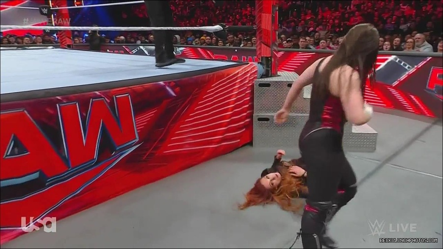WWE_Monday_Night_Raw_2022_12_05_720p_HDTV_x264-NWCHD_mp4_006968252.jpg