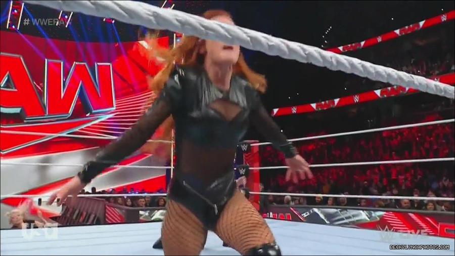 WWE_Monday_Night_Raw_2022_12_05_720p_HDTV_x264-NWCHD_mp4_007087172.jpg