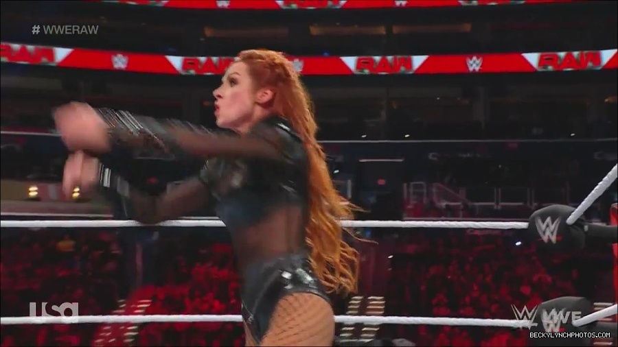 WWE_Monday_Night_Raw_2022_12_05_720p_HDTV_x264-NWCHD_mp4_007089174.jpg