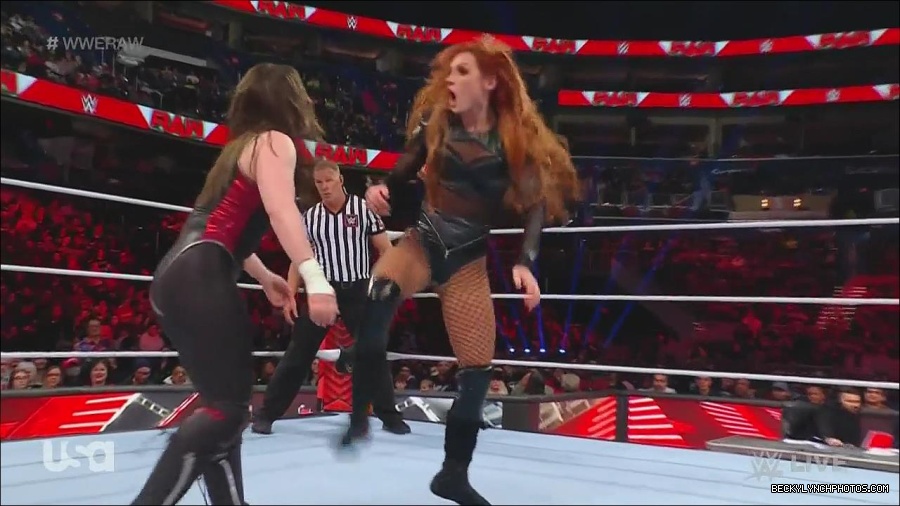 WWE_Monday_Night_Raw_2022_12_05_720p_HDTV_x264-NWCHD_mp4_007096381.jpg