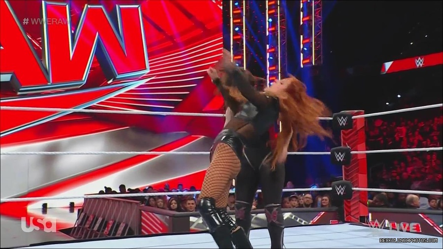 WWE_Monday_Night_Raw_2022_12_05_720p_HDTV_x264-NWCHD_mp4_007097182.jpg
