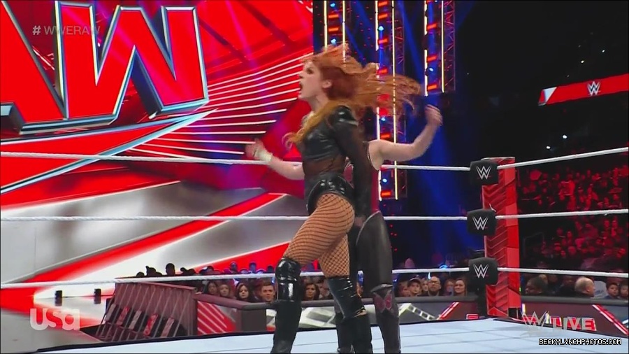 WWE_Monday_Night_Raw_2022_12_05_720p_HDTV_x264-NWCHD_mp4_007097582.jpg
