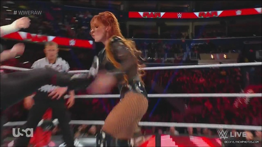 WWE_Monday_Night_Raw_2022_12_05_720p_HDTV_x264-NWCHD_mp4_007103588.jpg