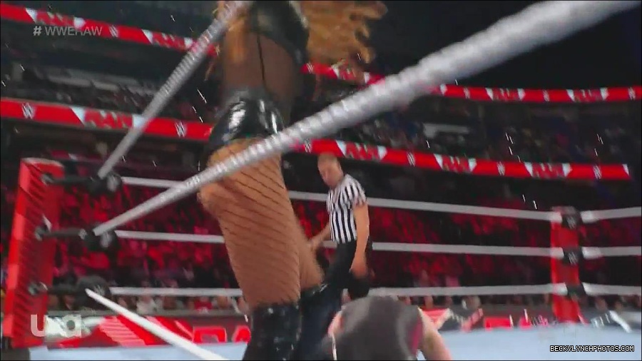 WWE_Monday_Night_Raw_2022_12_05_720p_HDTV_x264-NWCHD_mp4_007107192.jpg