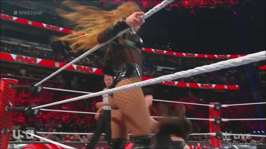 WWE_Monday_Night_Raw_2022_12_05_720p_HDTV_x264-NWCHD_mp4_007107592.jpg