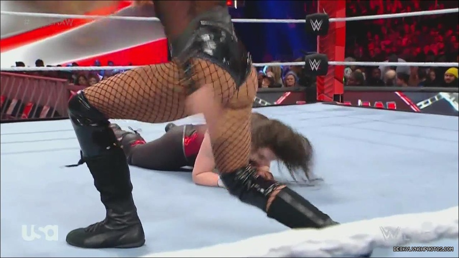WWE_Monday_Night_Raw_2022_12_05_720p_HDTV_x264-NWCHD_mp4_007109994.jpg