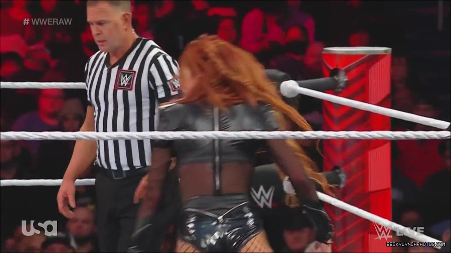 WWE_Monday_Night_Raw_2022_12_05_720p_HDTV_x264-NWCHD_mp4_007111596.jpg