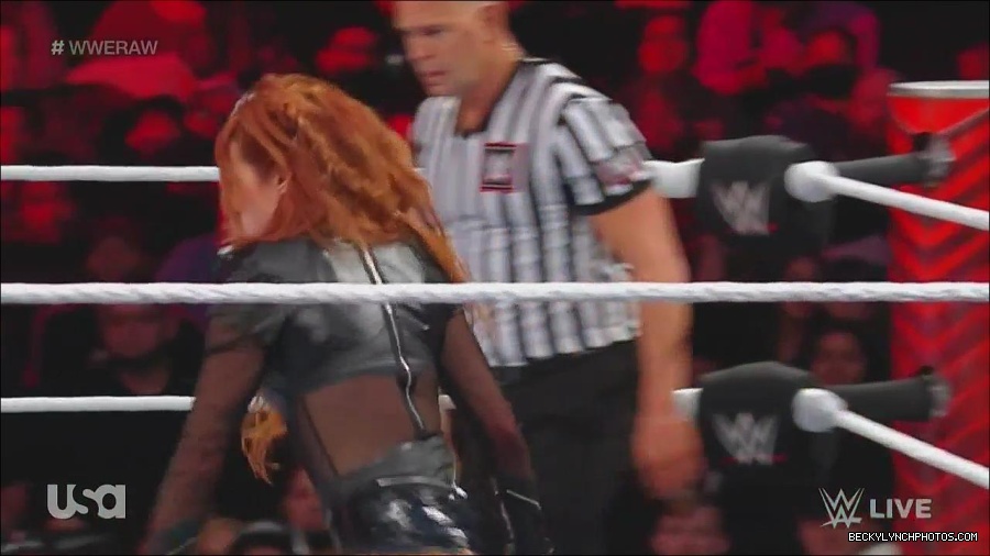 WWE_Monday_Night_Raw_2022_12_05_720p_HDTV_x264-NWCHD_mp4_007111996.jpg