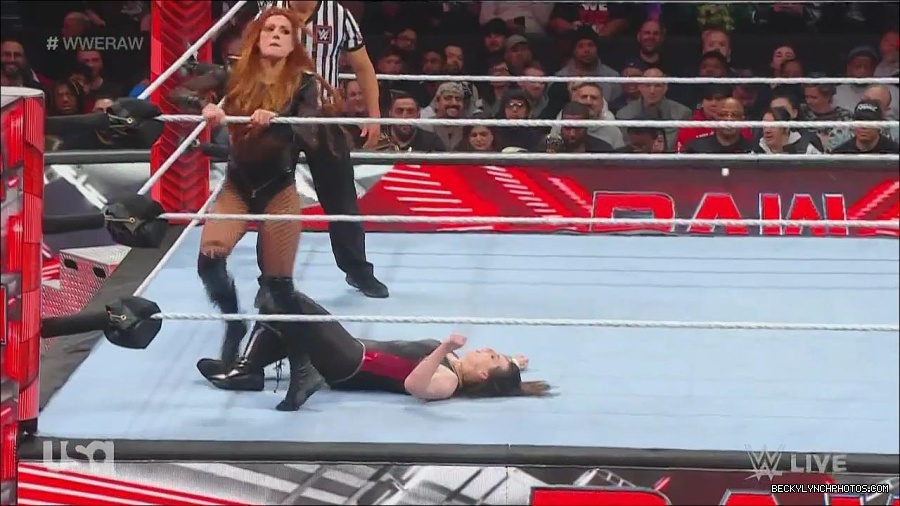 WWE_Monday_Night_Raw_2022_12_05_720p_HDTV_x264-NWCHD_mp4_007119604.jpg